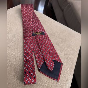 Brooks Brothers "Makers" Tie 100% Silk Necktie Red Squares
Designer Made In USA.